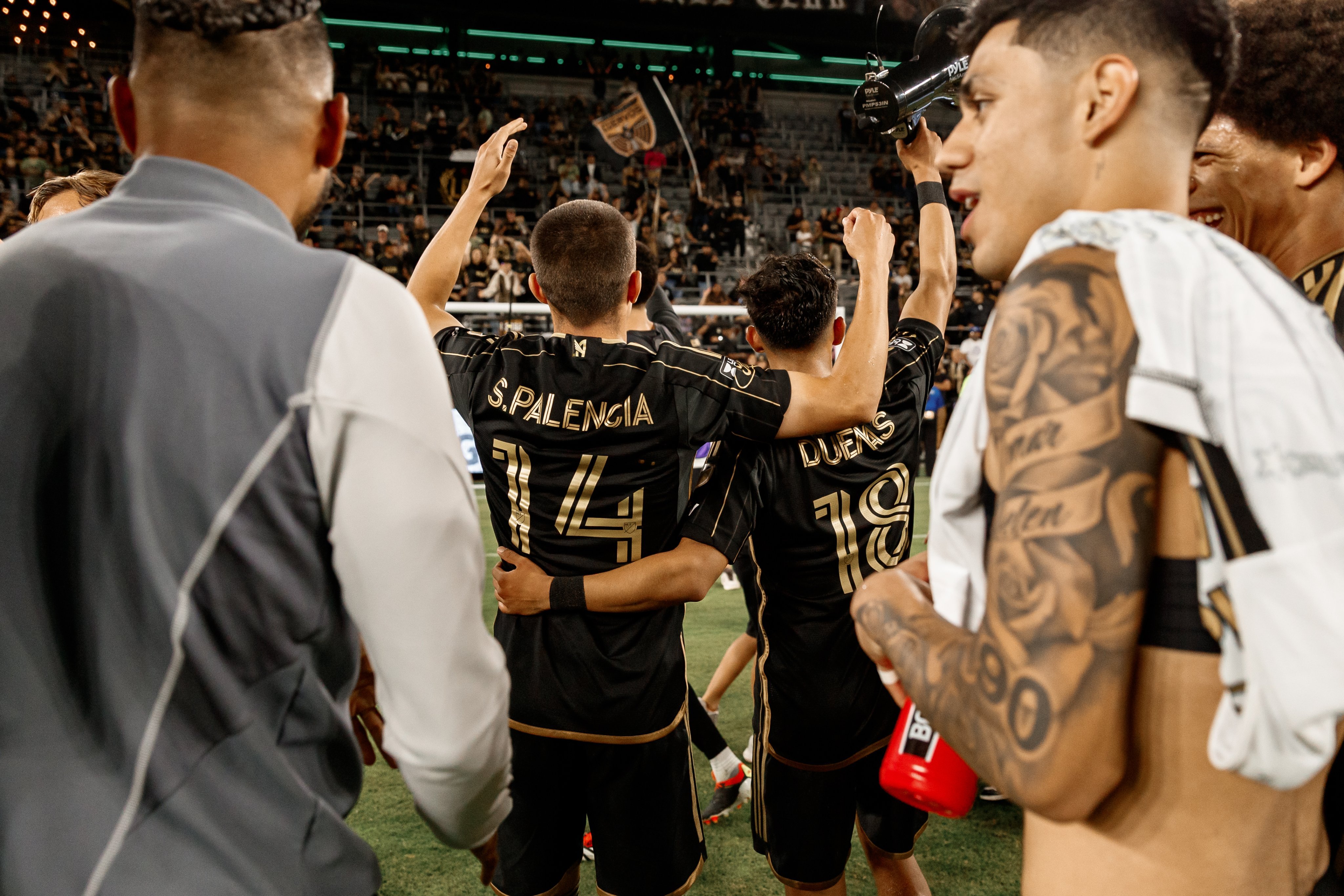 震惊全网（北美联赛}阿尔及利亚拼搏乌拉圭比分越位榜排名-深度剖析