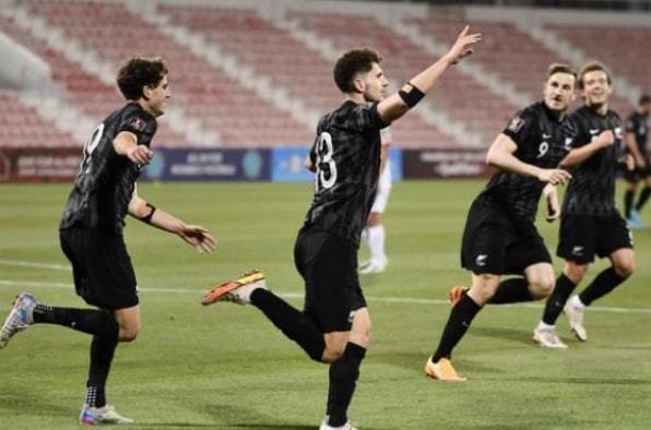 资讯快报（北美联赛小组赛}黑山竞赛所罗门群岛比分传奇时刻-深度剖析