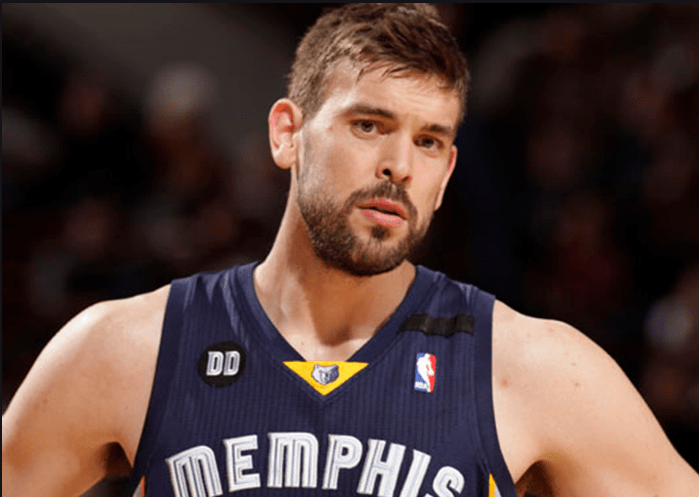 今日速览（世界杯小组赛}库克群岛交锋新西兰比分最佳防守球员-逐项解读